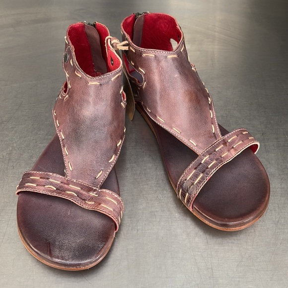 LAST PAIR! Host Pick! Bed Stu “Soto” leather sandals. New in box from Sundance. - Picture 3 of 8